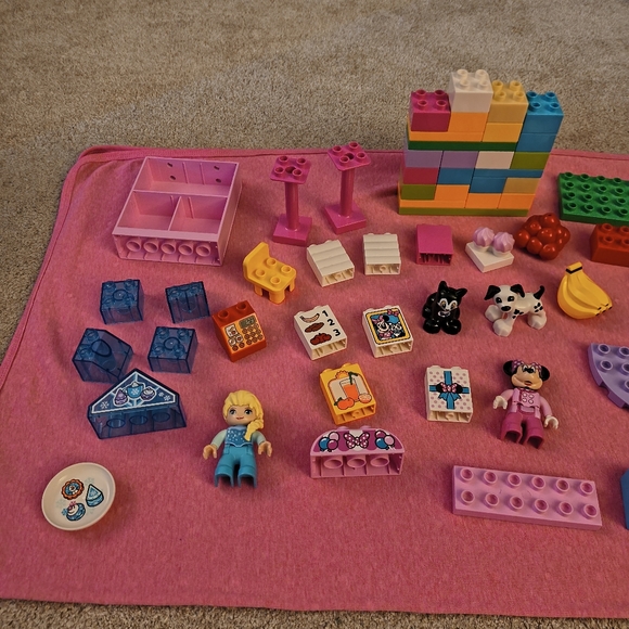 Duplo Block Sets Frozen Elsa and Minnie  Mouse - Picture 2 of 8